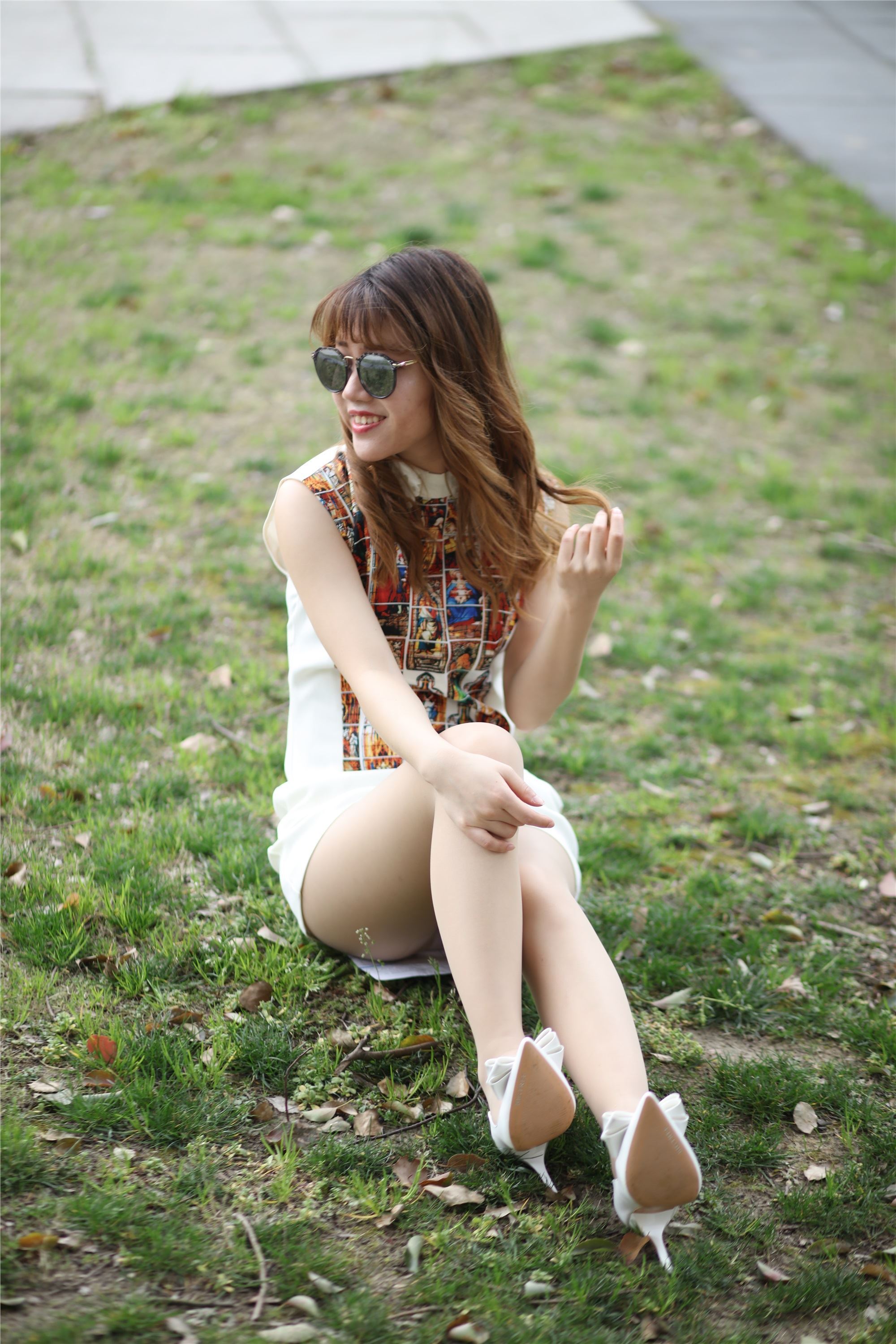 奈丝写真 NO.058 高高-坐好了，大白腿！